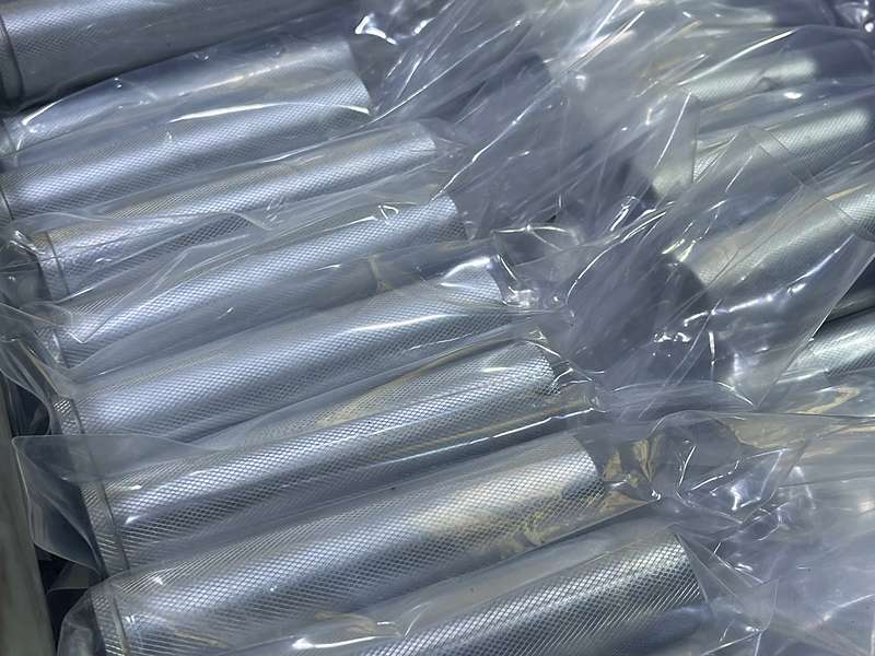 Knurled GERATI laryngoscope battery handles individually packed in clear bags
